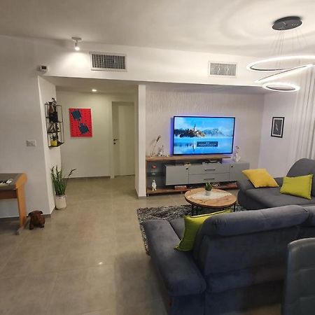 Tami Rooms Nahariya Exteriör bild