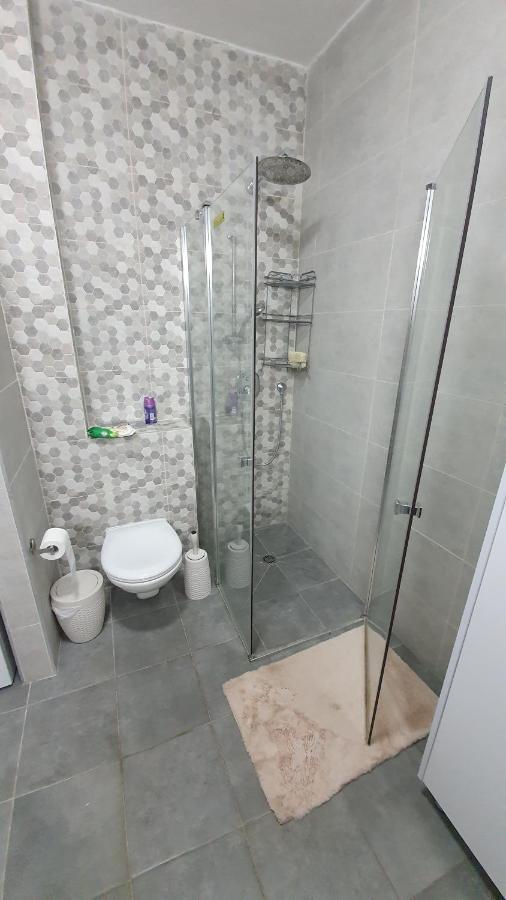 Tami Rooms Nahariya Exteriör bild
