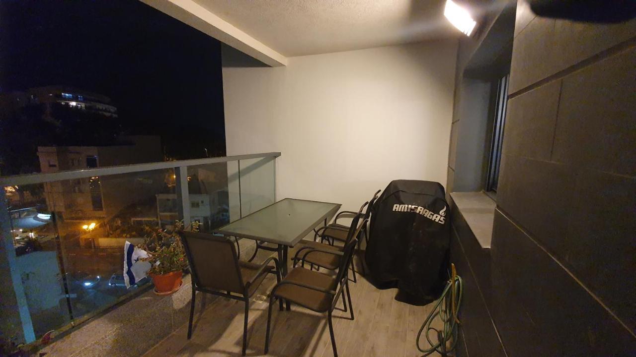 Tami Rooms Nahariya Exteriör bild